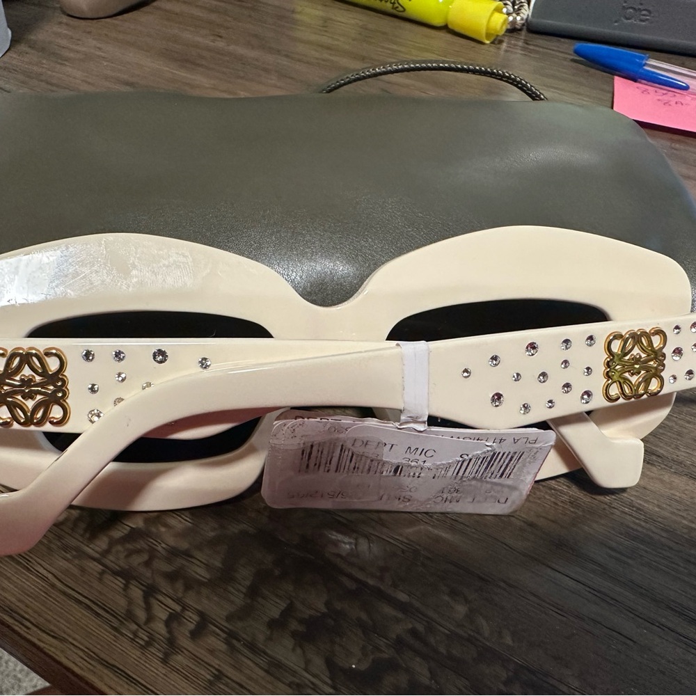 Loewe Cream Cat-Eye Sunglasses with Studs - Picture 6 of 6